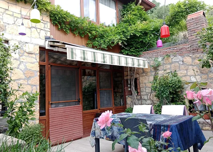 Merve's Stone House Holiday home *